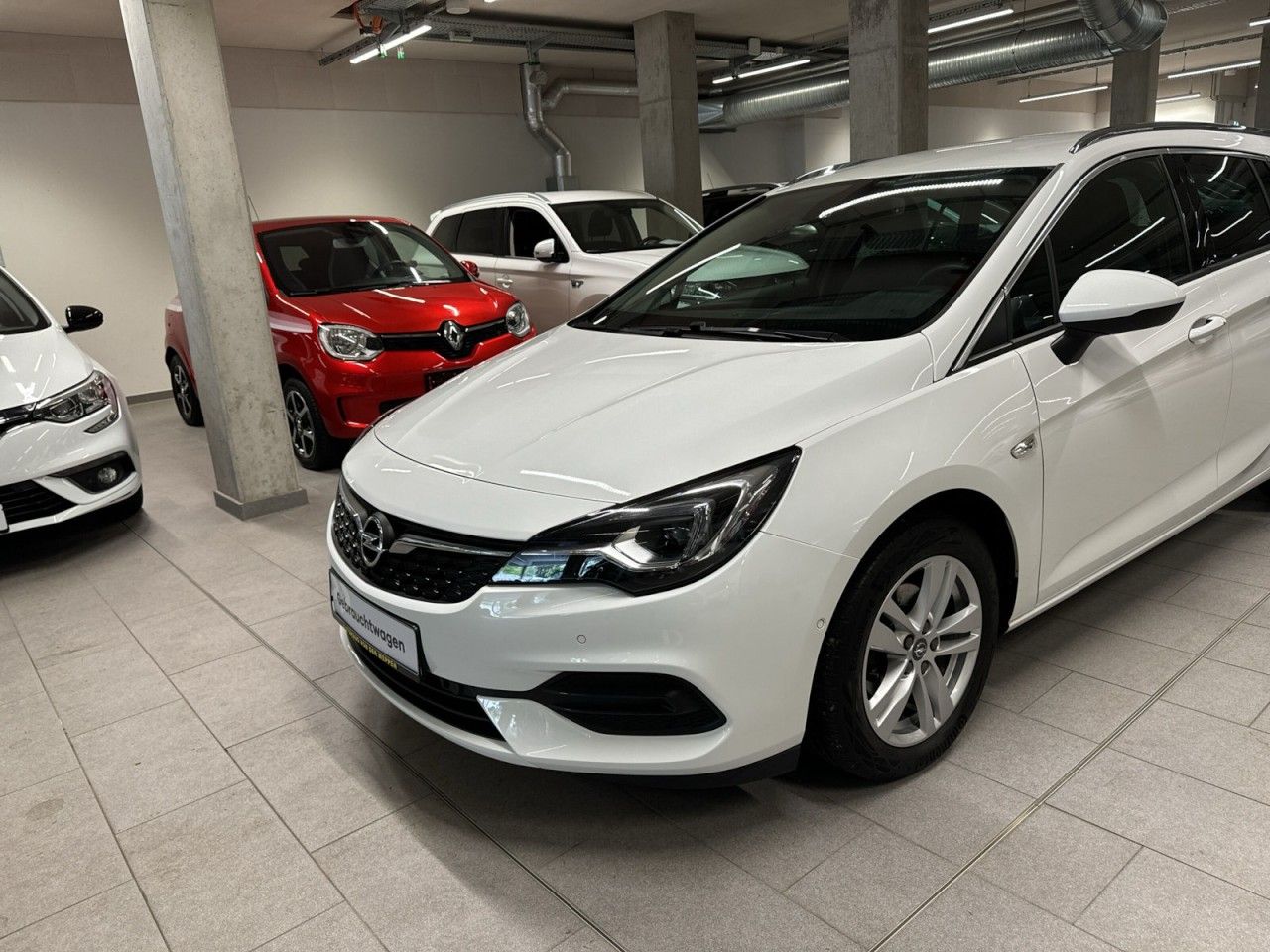 Opel Astra K Sports Tourer Business Elegance - Samsaru's Car Outlet