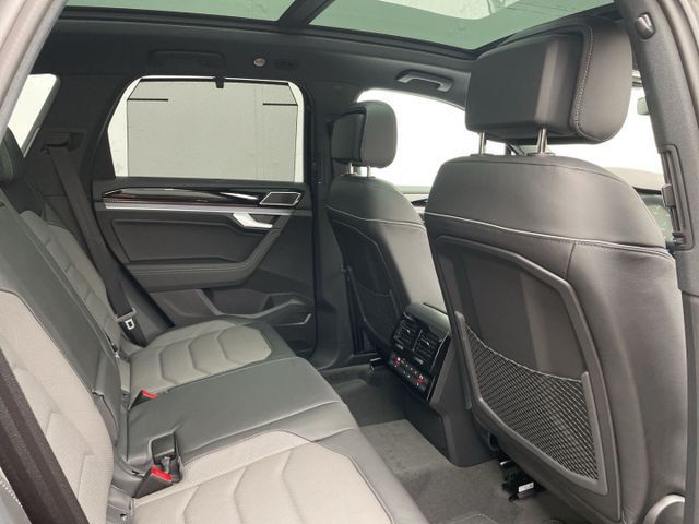 Volkswagen Touareg 3.0 TDI R-Line Final AHK 21Z Pano Stand