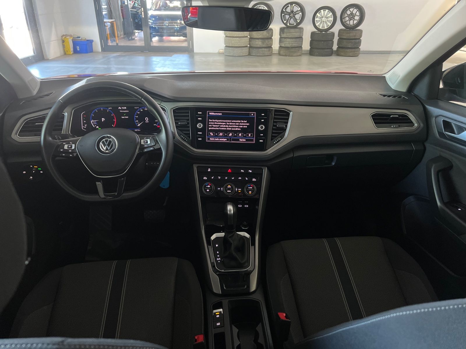 Volkswagen T-Roc 1.5 TSI Style - Samsaru's Car Outlet