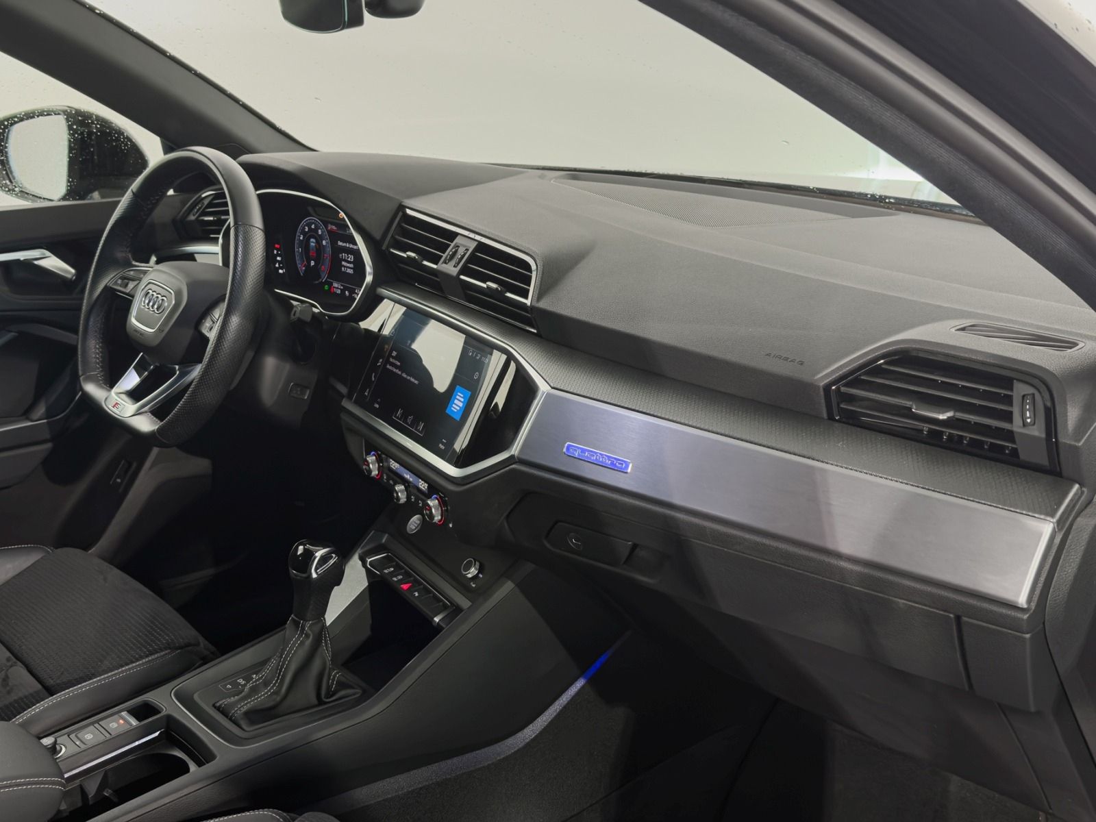 Audi Q3 40 TFSI QUATTRO S-Line - Samsaru's Car Outlet