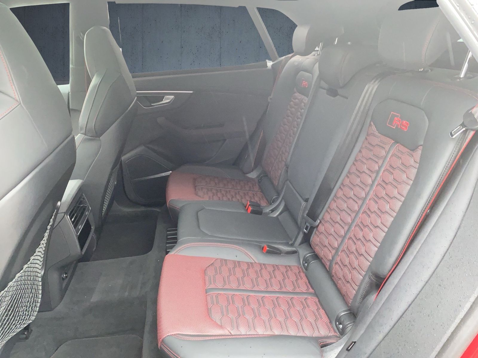 Audi RS Q8 SUV performance tiptr. Vmax305 PANO HUD 23
