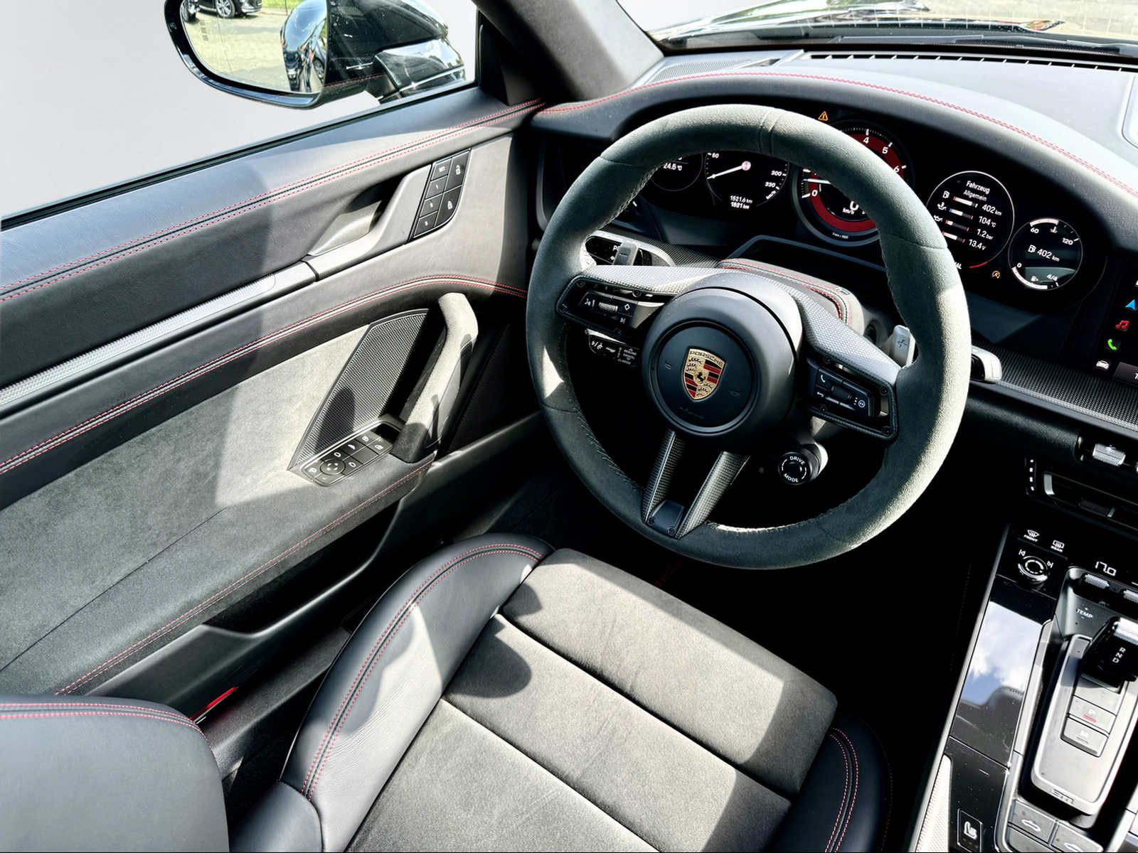 Porsche 992 CARRERA 4 GTS-CARBON-BOSE-LIFTS-1HD-360°-20´