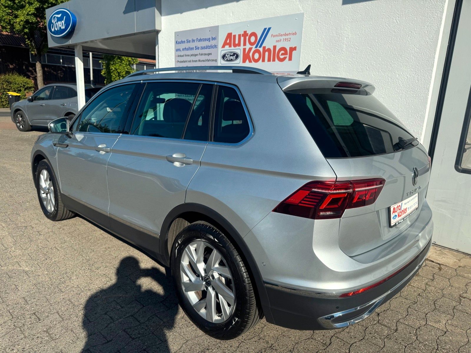 Volkswagen Tiguan Elegance 2.0 TDI Automatik - Samsaru's Car Outlet