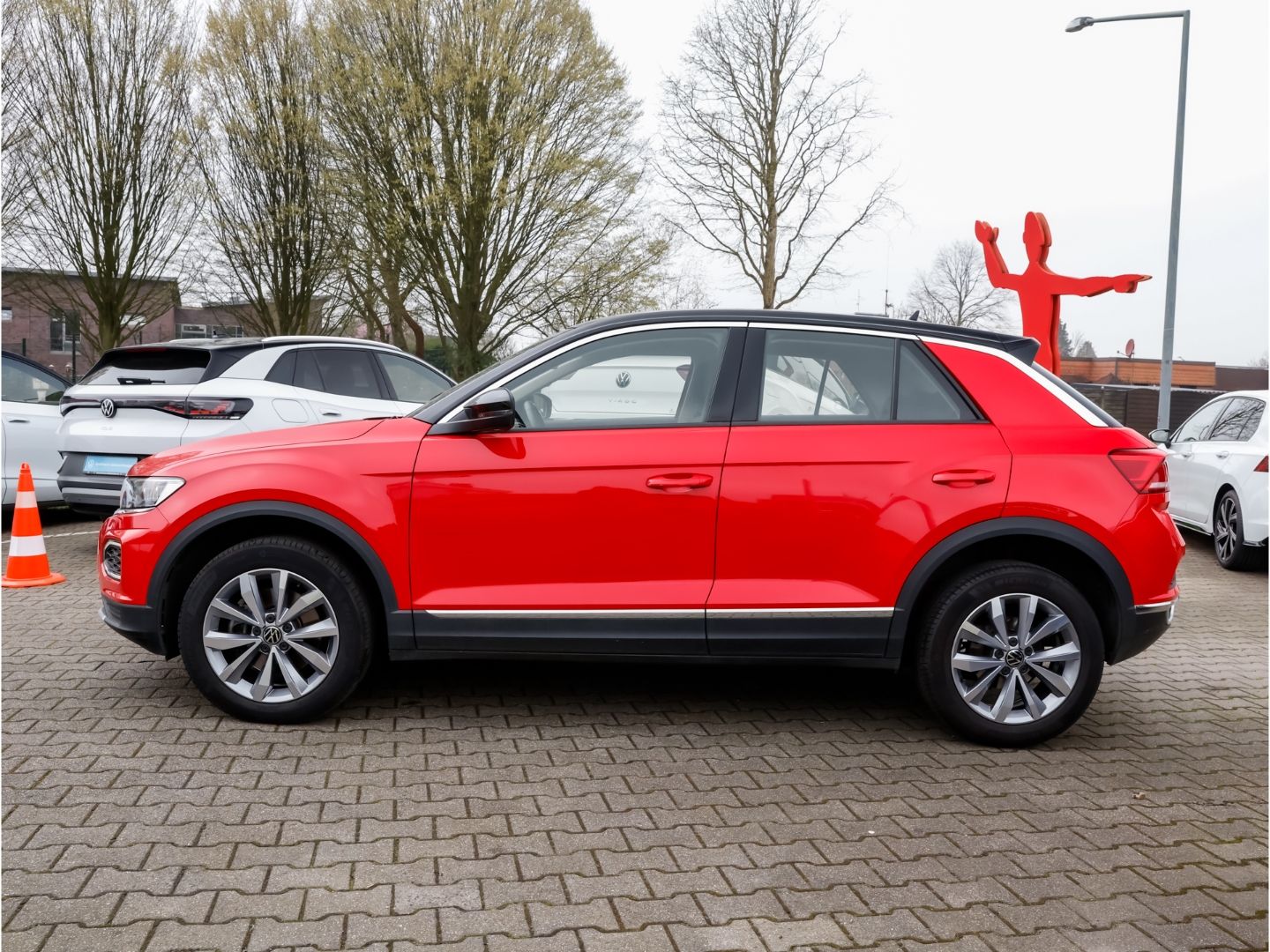 Volkswagen T-Roc STYLE 2.0 TDI DSG - Samsaru's Car Outlet