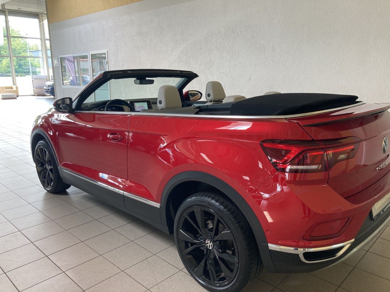 Volkswagen T-Roc Cabriolet 1.5 TSI Style - Samsaru's Car Outlet