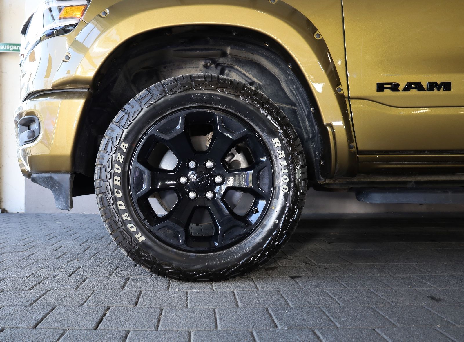 Dodge RAM 5.7 BigHorn/BRCGAS/AHK/SHZ/SBL/NAVI/TEMP/R20