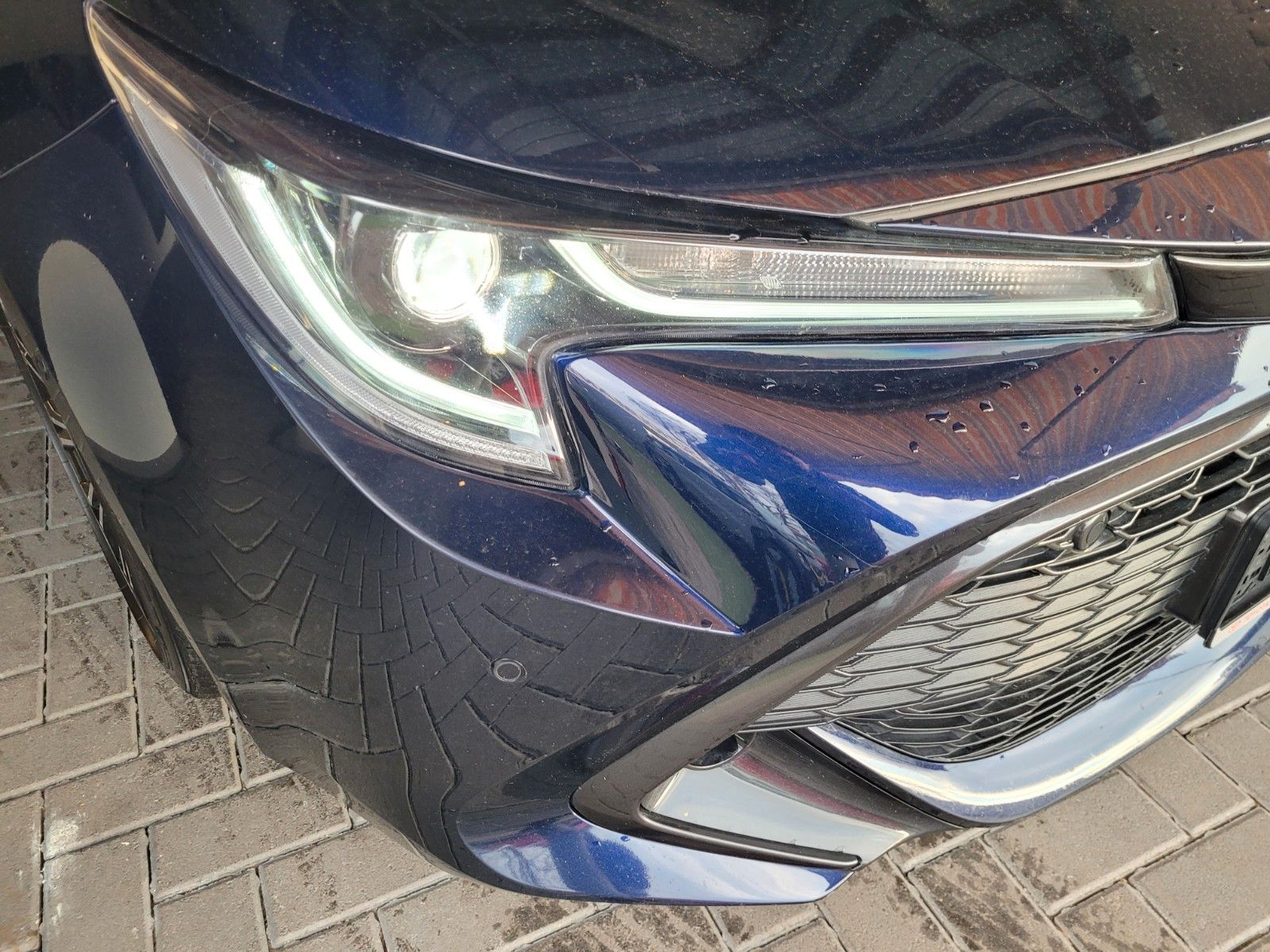 Toyota Corolla Sports Hybrid - Samsaru's Car Outlet