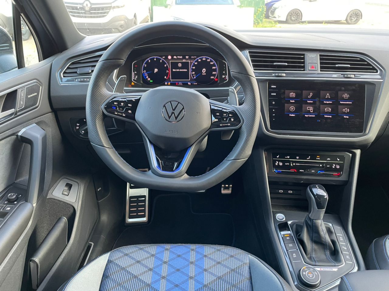 Volkswagen Tiguan R 4Motion - Samsaru's Car Outlet