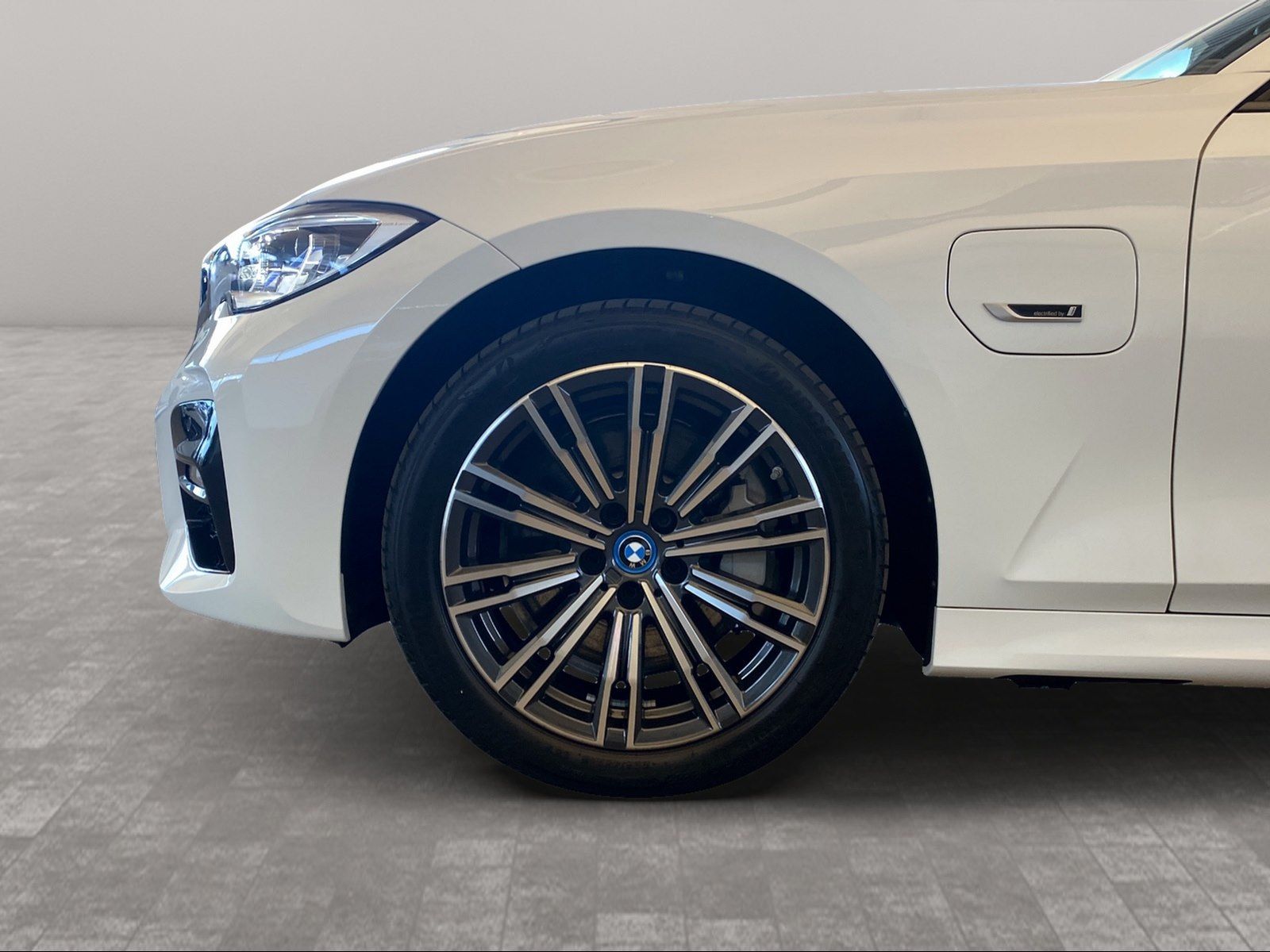 BMW 330e Touring M Sport - Samsaru's Car Outlet