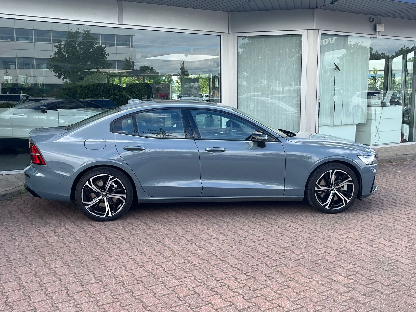 Volvo S60 B5 AWD Ultimate Dark Auto