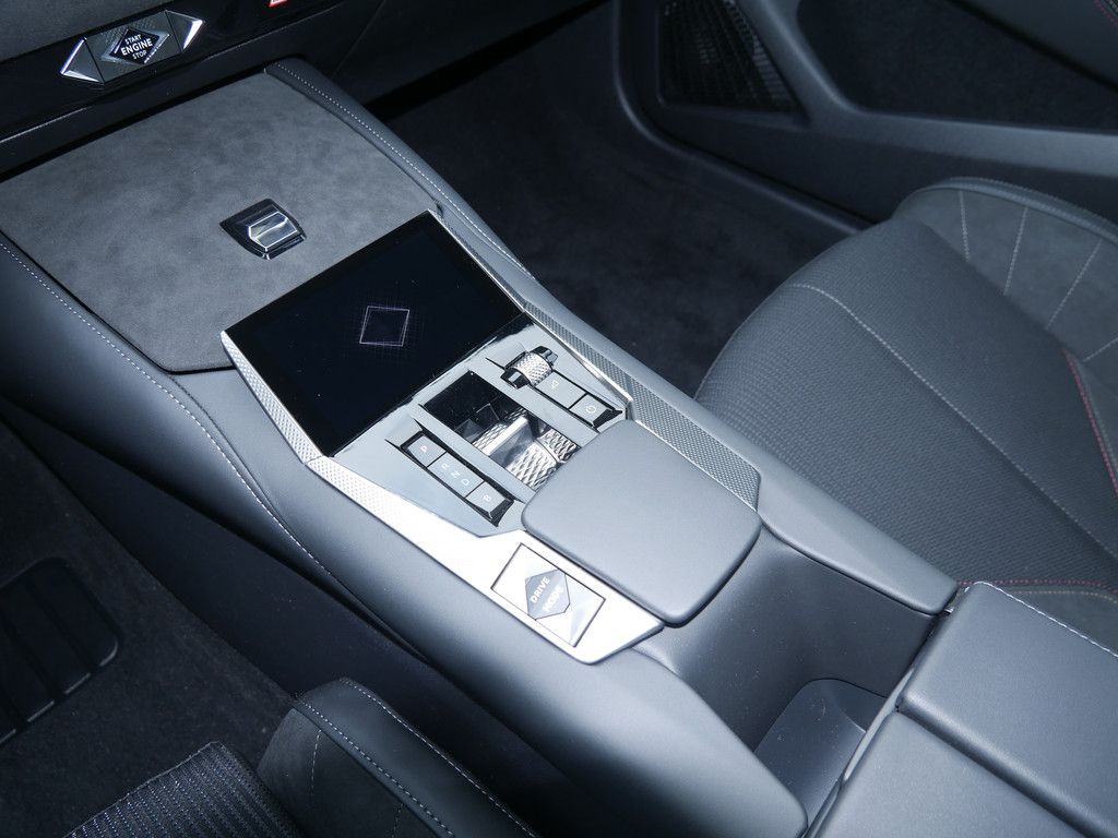 DS Automobiles DS 4 E-TENSE 225 Performance Line + NAVI LED ACC