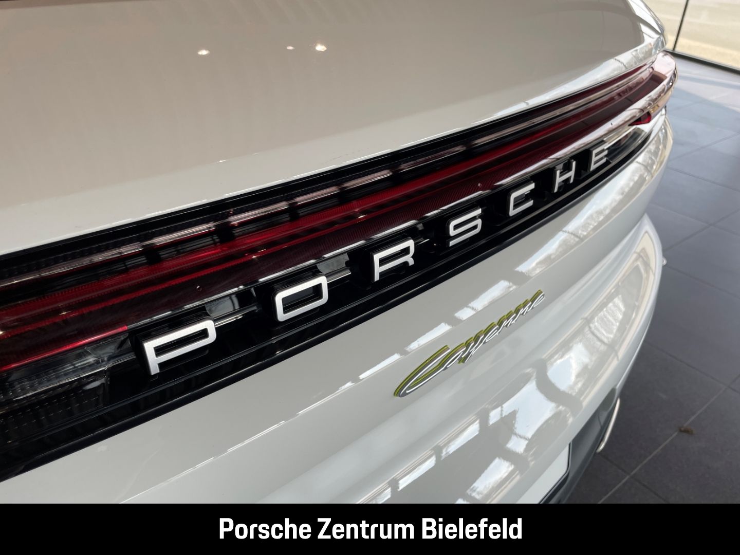 Porsche Cayenne E-Hybrid Panoramadach LED-Matrix BOSE