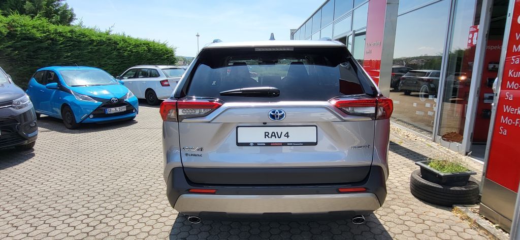 Toyota RAV 4 2.5 4x2 Hybrid - Samsaru's Car Outlet