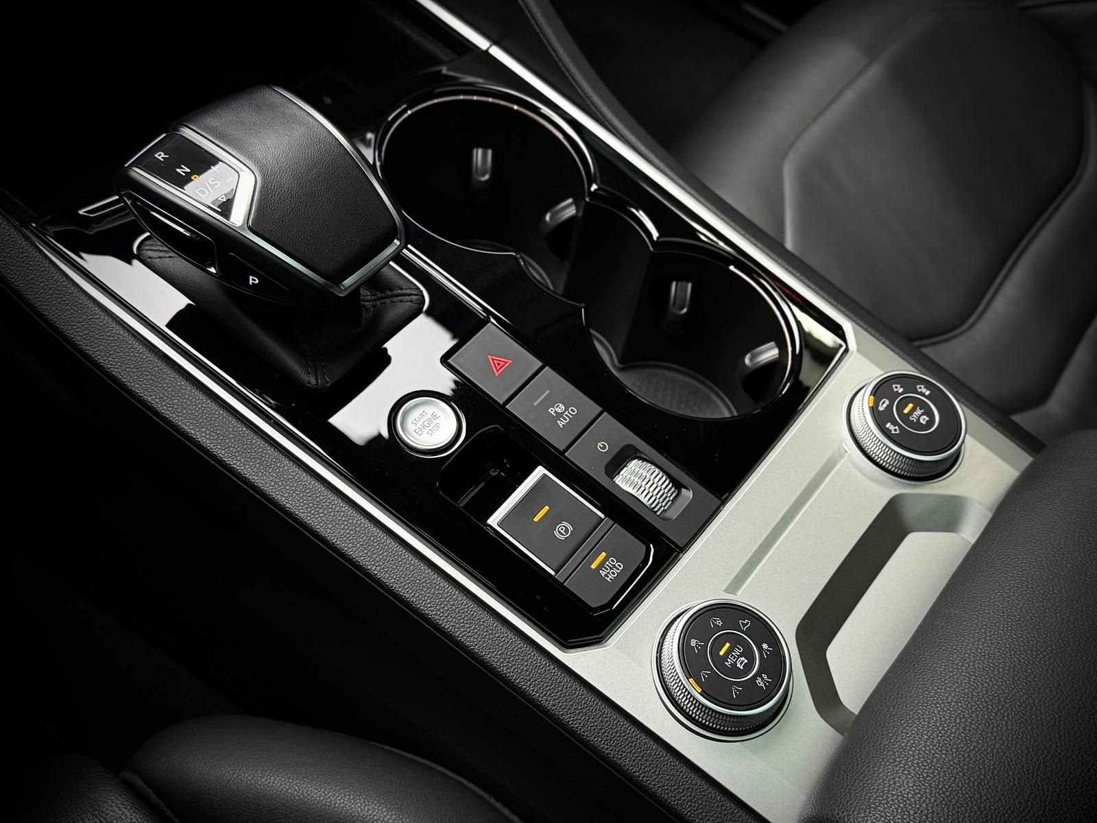 Volkswagen Touareg Elegance 4Motion*Pano*StHzg*KeylessGO