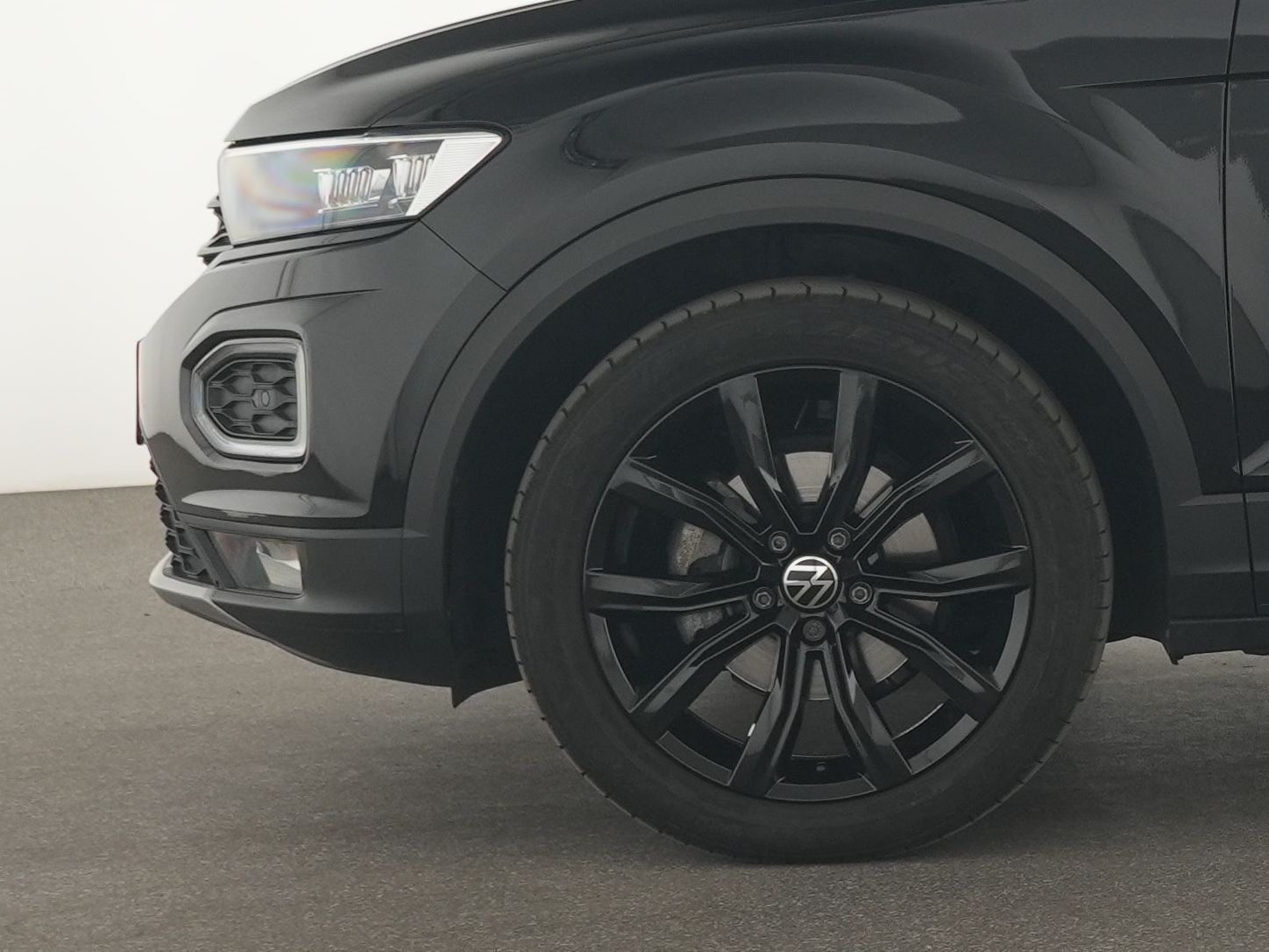 Volkswagen T-Roc Sport - Samsaru's Car Outlet