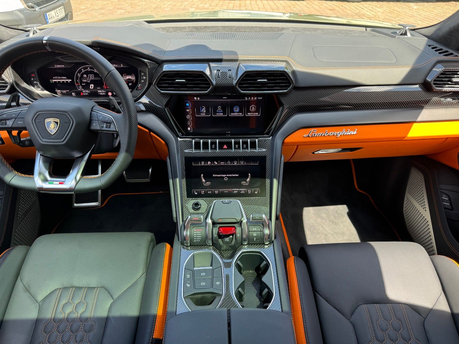 Lamborghini Urus 4.0 V8 S - Samsaru's Car Outlet