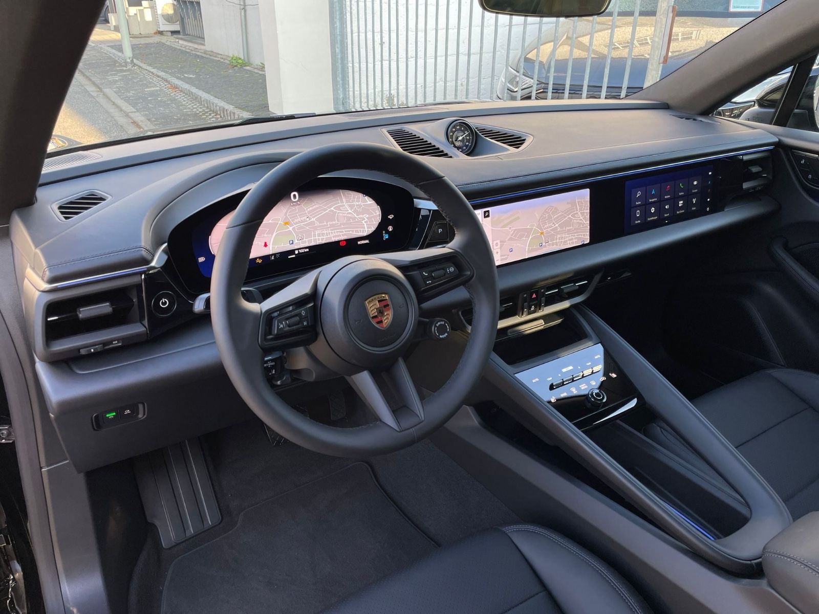 Porsche Macan 4 - Samsaru's Car Outlet