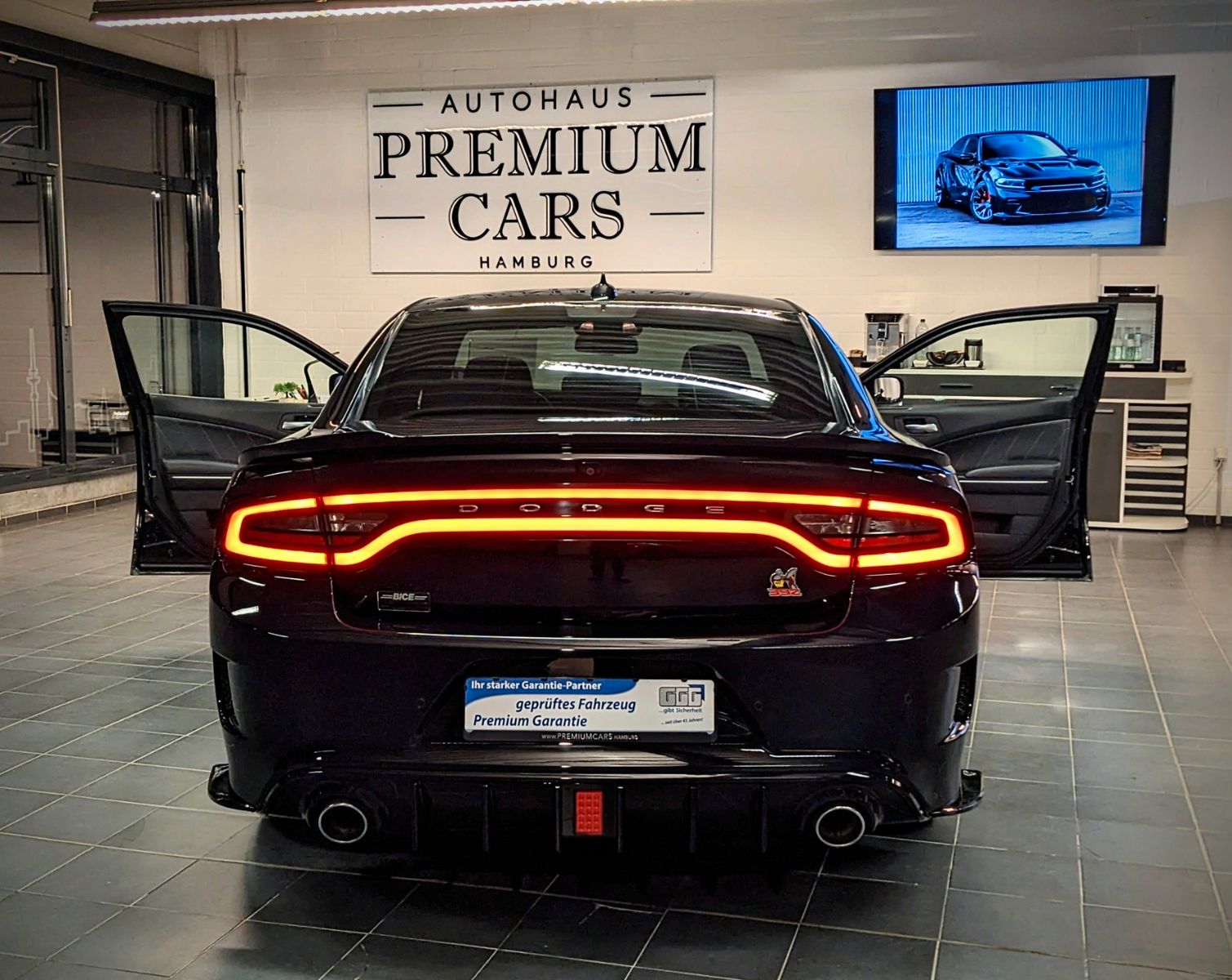 Dodge Charger SRT 6.4L V8 HEMI /Kamera/TÜV-Neu!