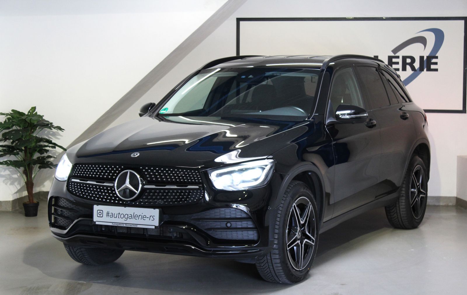 Mercedes-Benz GLC 300de 4Matic AMG LINE - Samsaru's Car Outlet