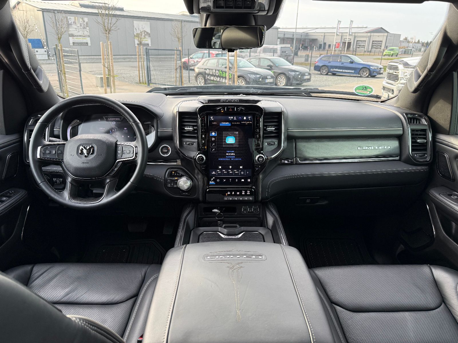Dodge RAM 1500 Limited Night GRAIL LA CHANTI V8 VOLL