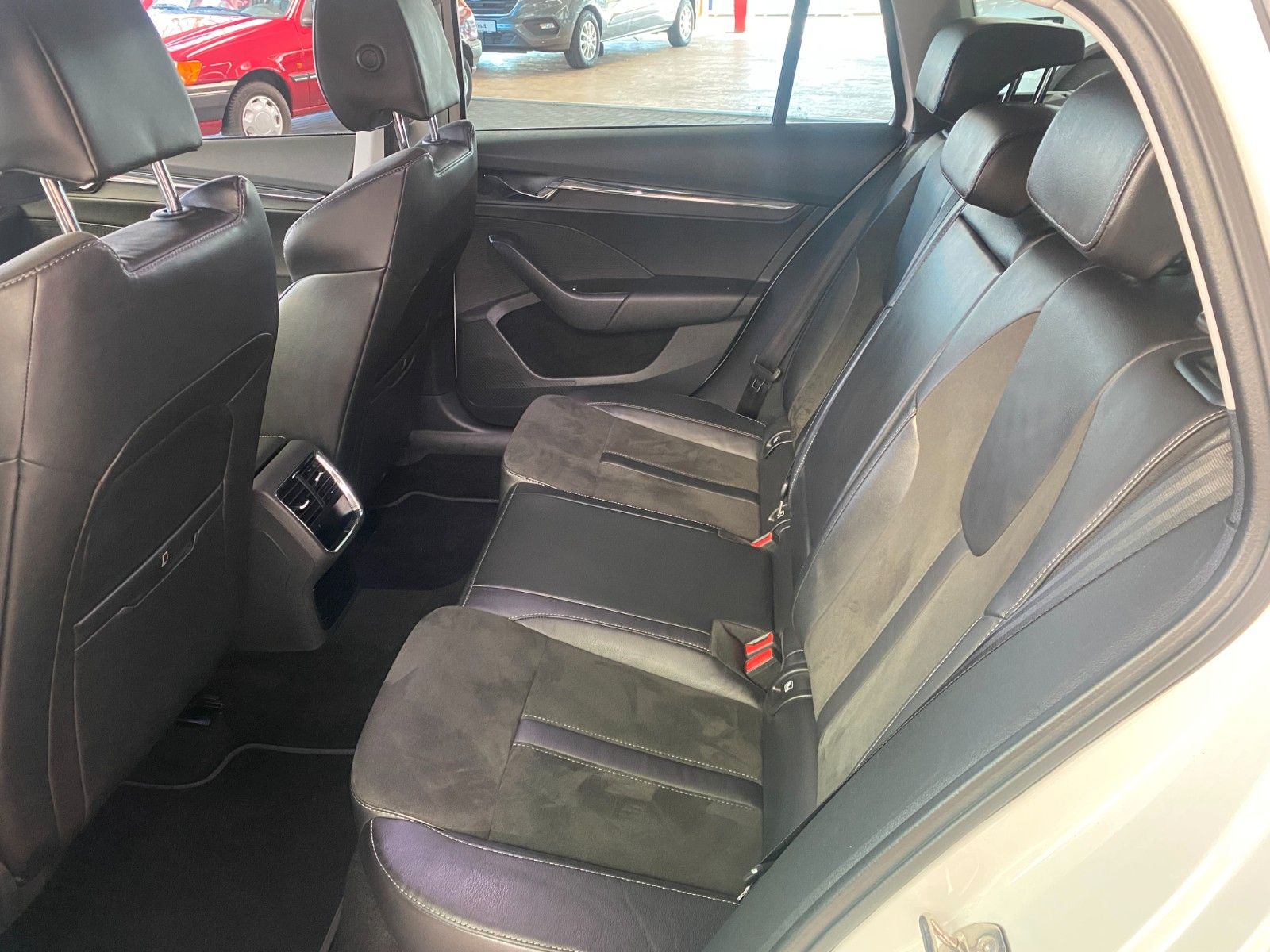 Skoda Octavia Combi Style - Samsaru's Car Outlet