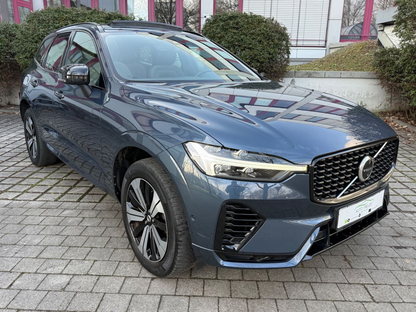 Volvo XC60 T8 R Design AWD Pano 360° Standheizung