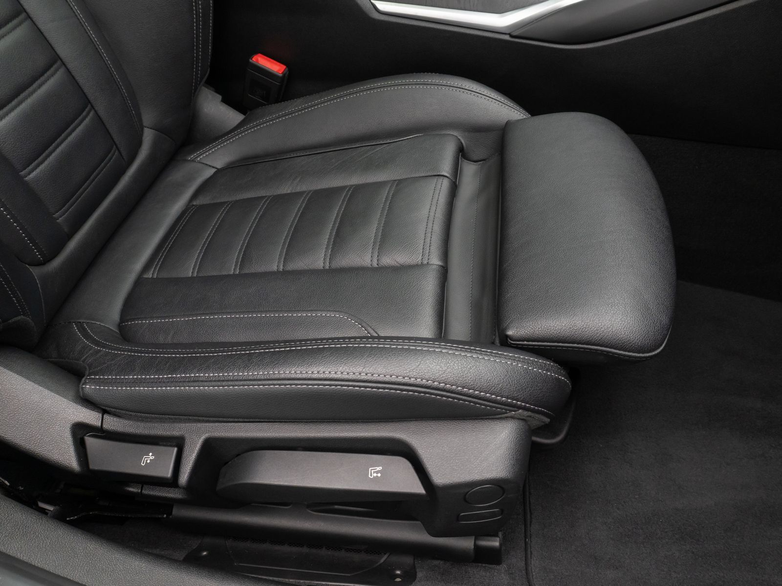 BMW 320e xD Sport Line - Samsaru's Car Outlet