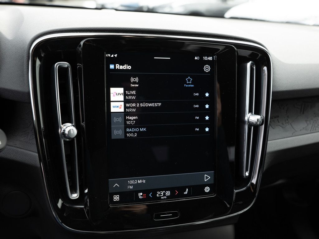 Volvo XC40 Core Recharge Pure Electric 2WD STANDHZ LED