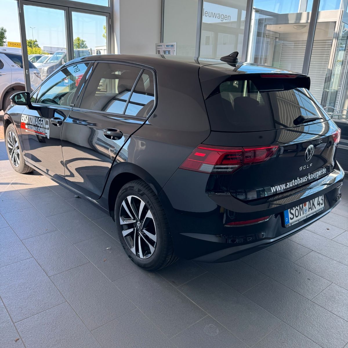 Volkswagen Golf VIII 1.5 TSI - Samsaru's Car Outlet