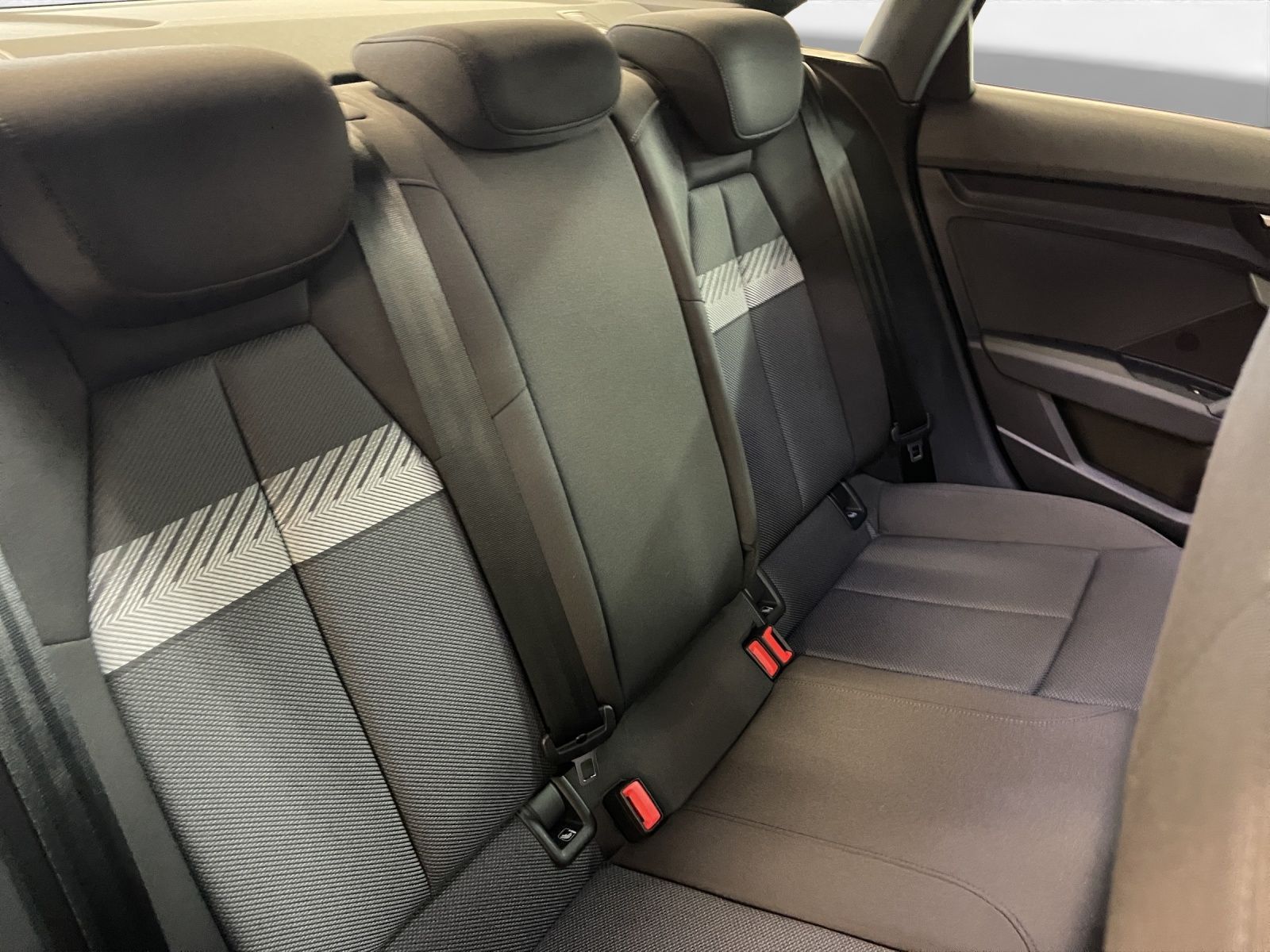 Audi A3 Limousine 35 TFSI advanced LED LM 17" Navi PD