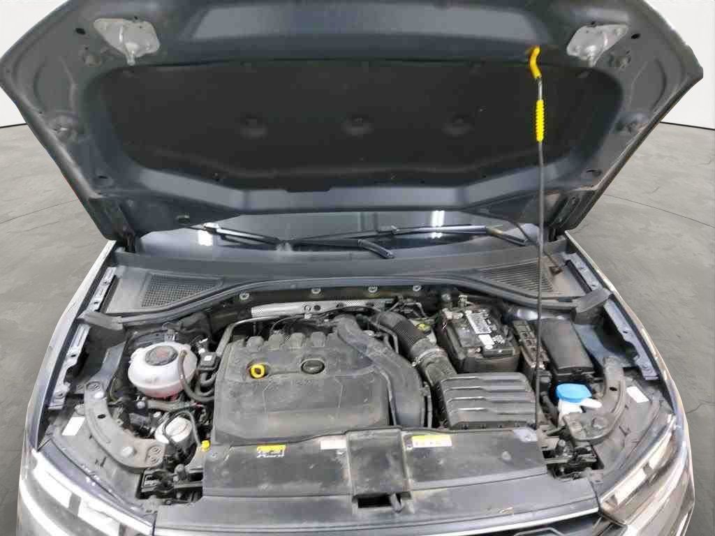 Volkswagen T-Roc 1.5 TSI Sport - Samsaru's Car Outlet