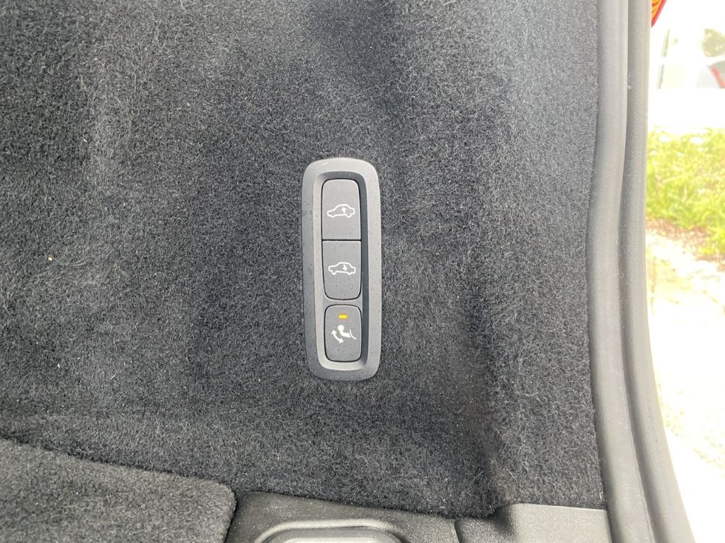 Volvo XC60 R-Design T6 AWD Recharge Plug-In Hybrid AWD