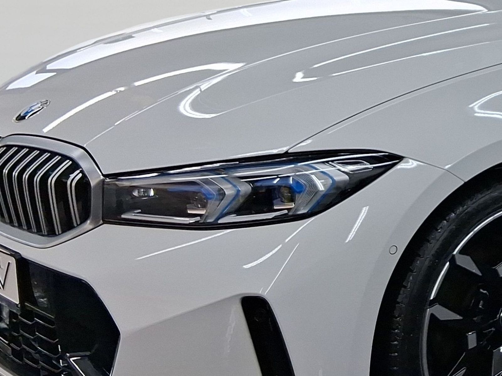 BMW 320i Tour.*M-Sport*DrivAss*ParkAssPlus*AktivGesc