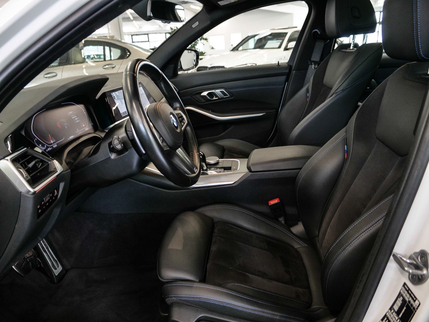 BMW 320d M-Sport Aut - Samsaru's Car Outlet