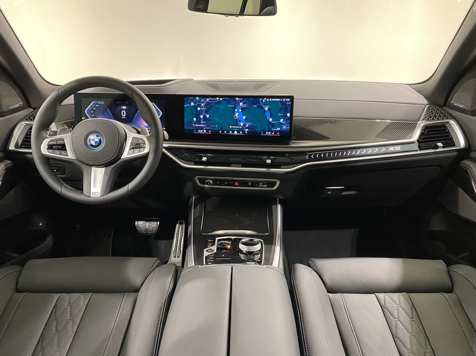 BMW X5 xDrive50e M Sport Pro DA+ PA+ HK Pano AHK Akt