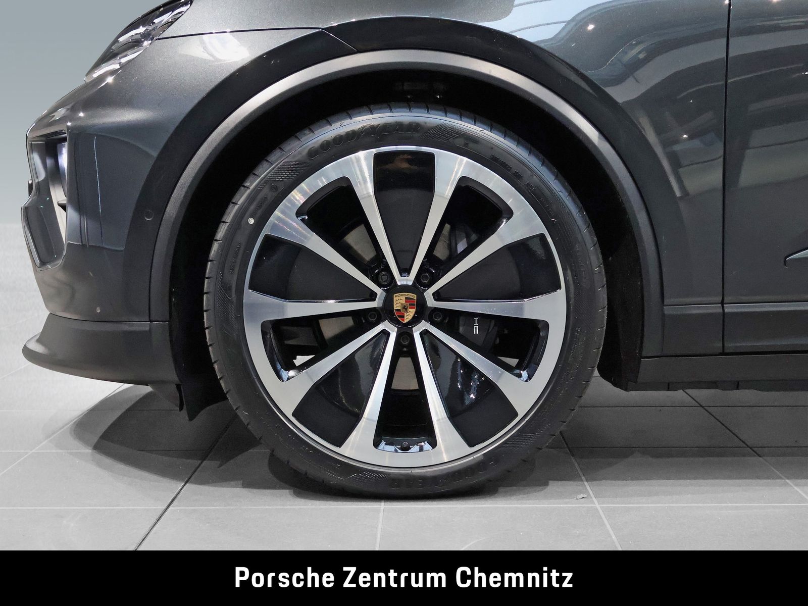 Porsche Macan 4 Electric Luft.;Matrix-LED;4xSitzheiz.;BO