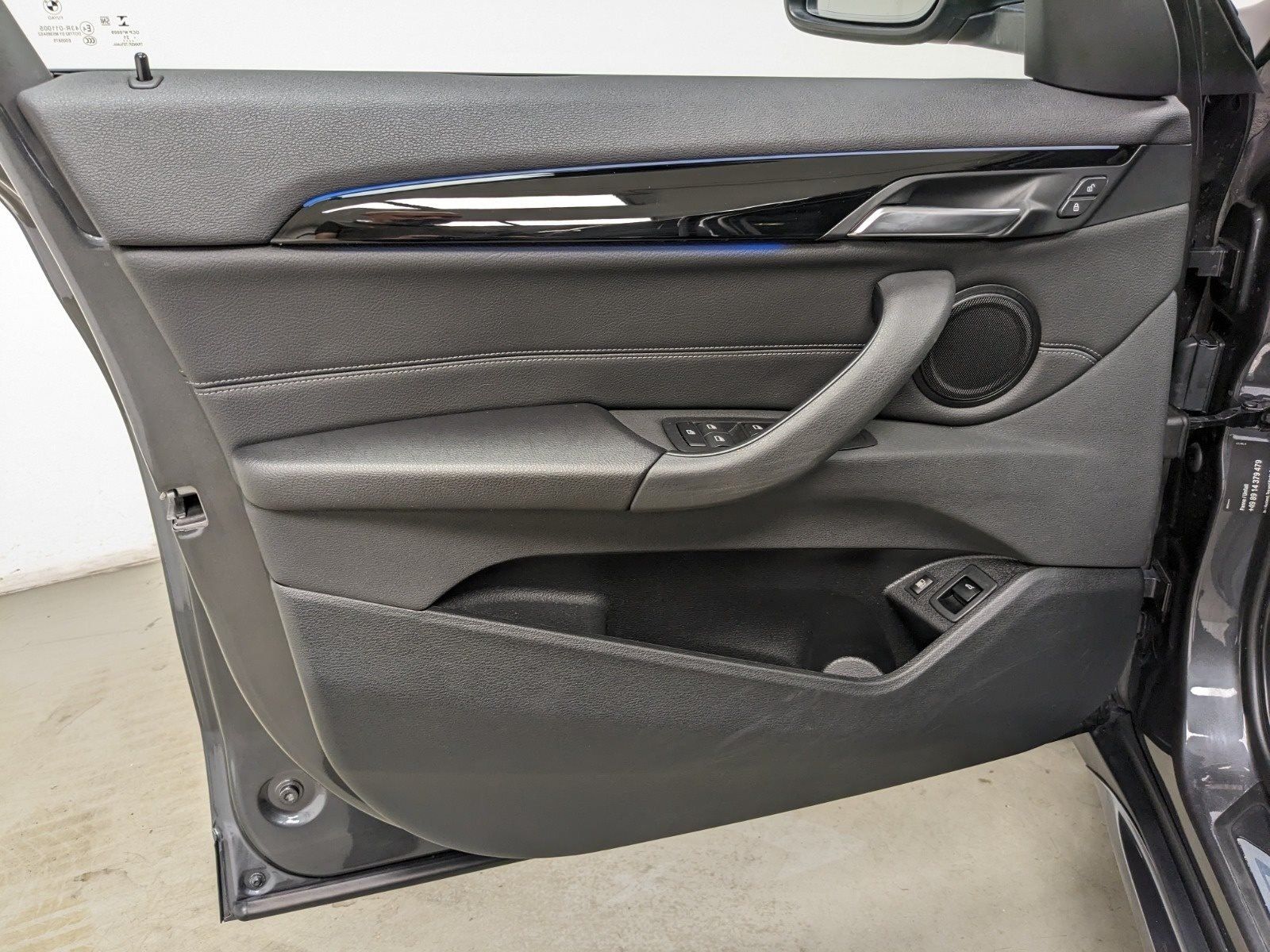 BMW X1 xDrive25e Sport Line - Samsaru's Car Outlet