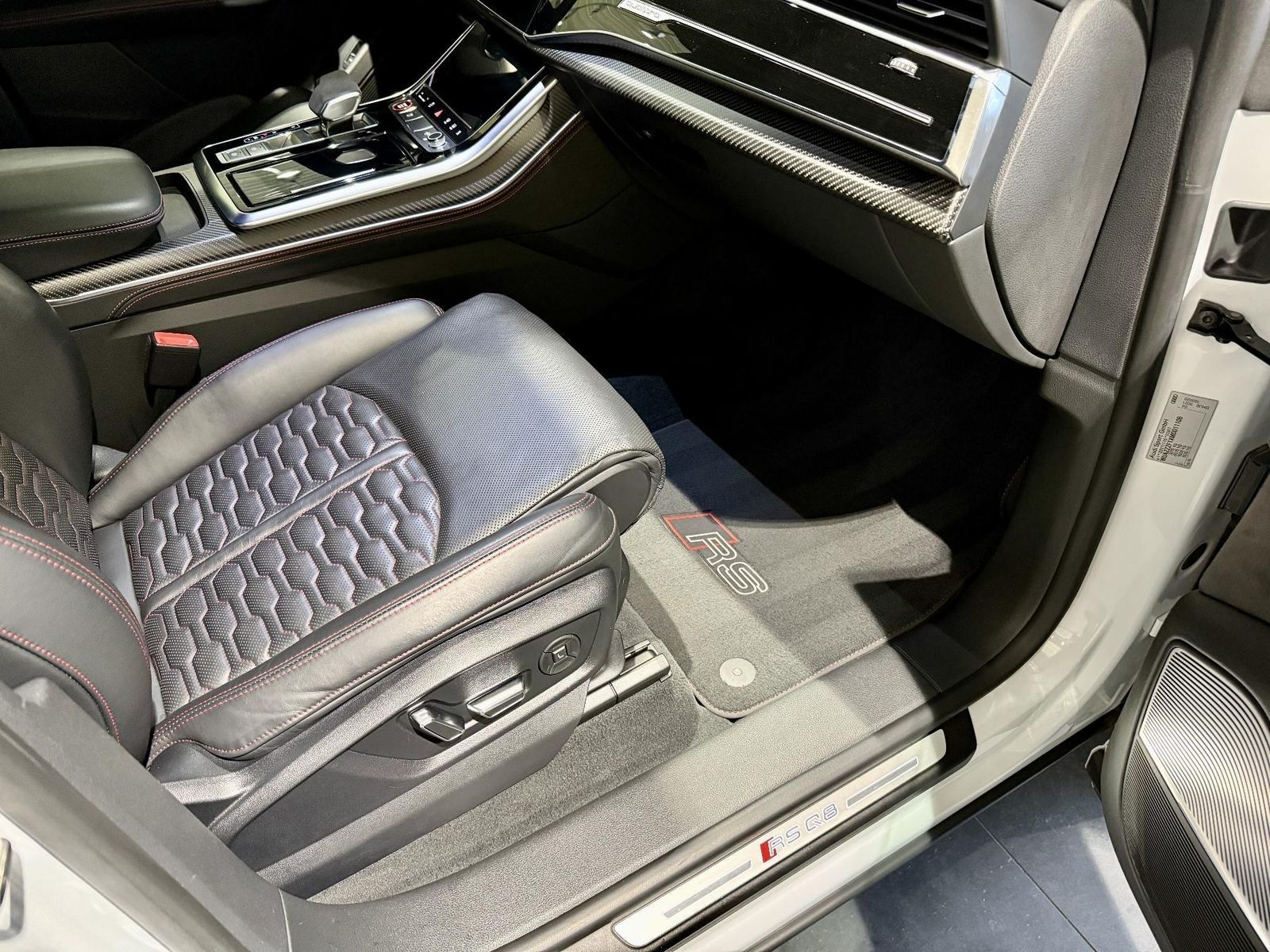 Audi RSQ8 Carbon Pak.+Standheiz 305 km/h+Keramik+B&O