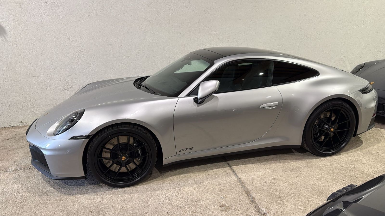 Porsche 911 Carrera GTS Coupé - Samsaru's Car Outlet