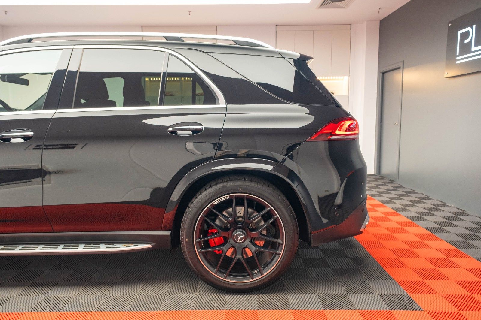 Mercedes-Benz GLE 53 AMG 4M+ Burm Massage Pano 360 22" HUD