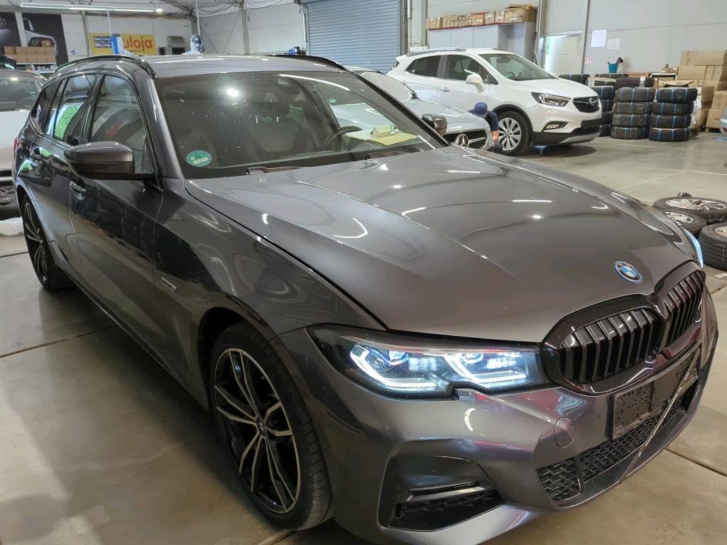 BMW 330e xDrive M Sport - Samsaru's Car Outlet