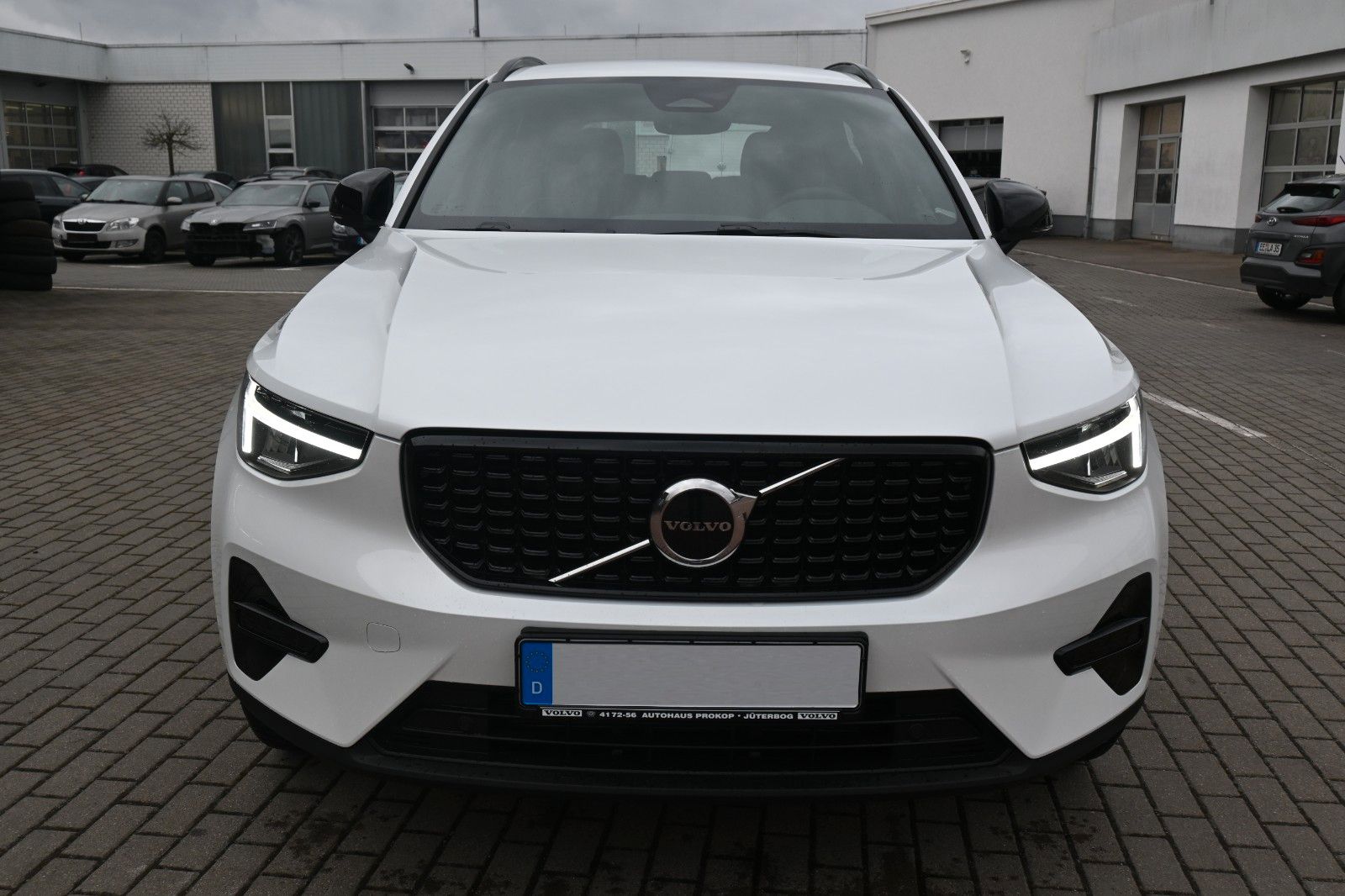 Volvo XC40 B3 DKG Plus Dark*FSHZG*H&K*BLIS*ACC*AHK