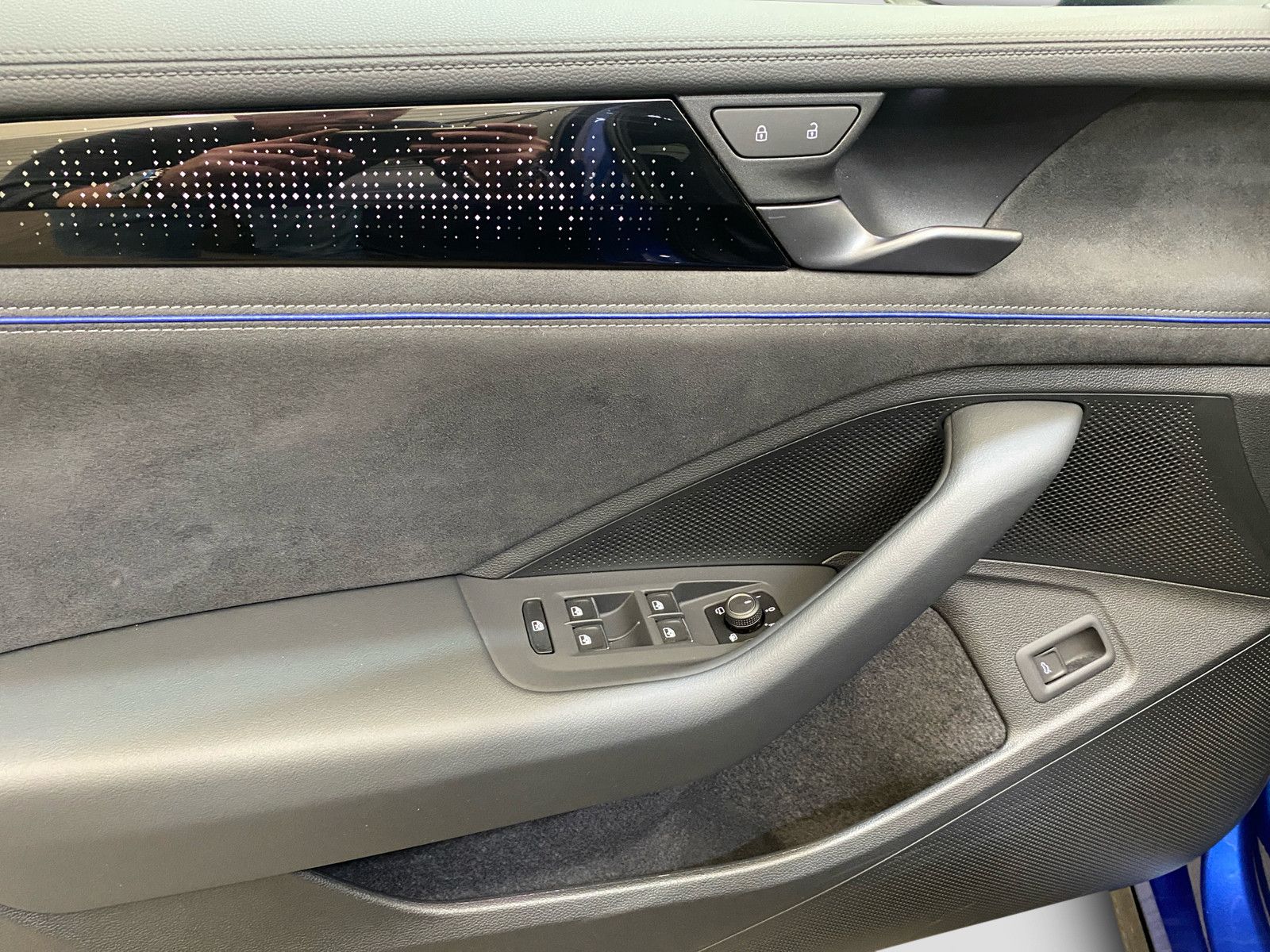 Volkswagen Passat Variant 2.0TDI 4Mo R-Line Signature Stand