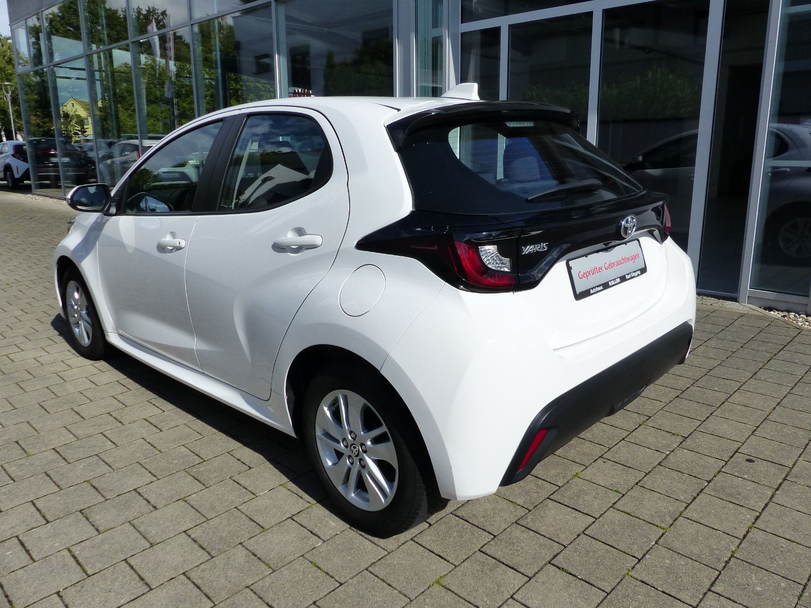 Toyota Yaris 1.5 VVT-iE Automatik Comfort - Samsaru's Car Outlet