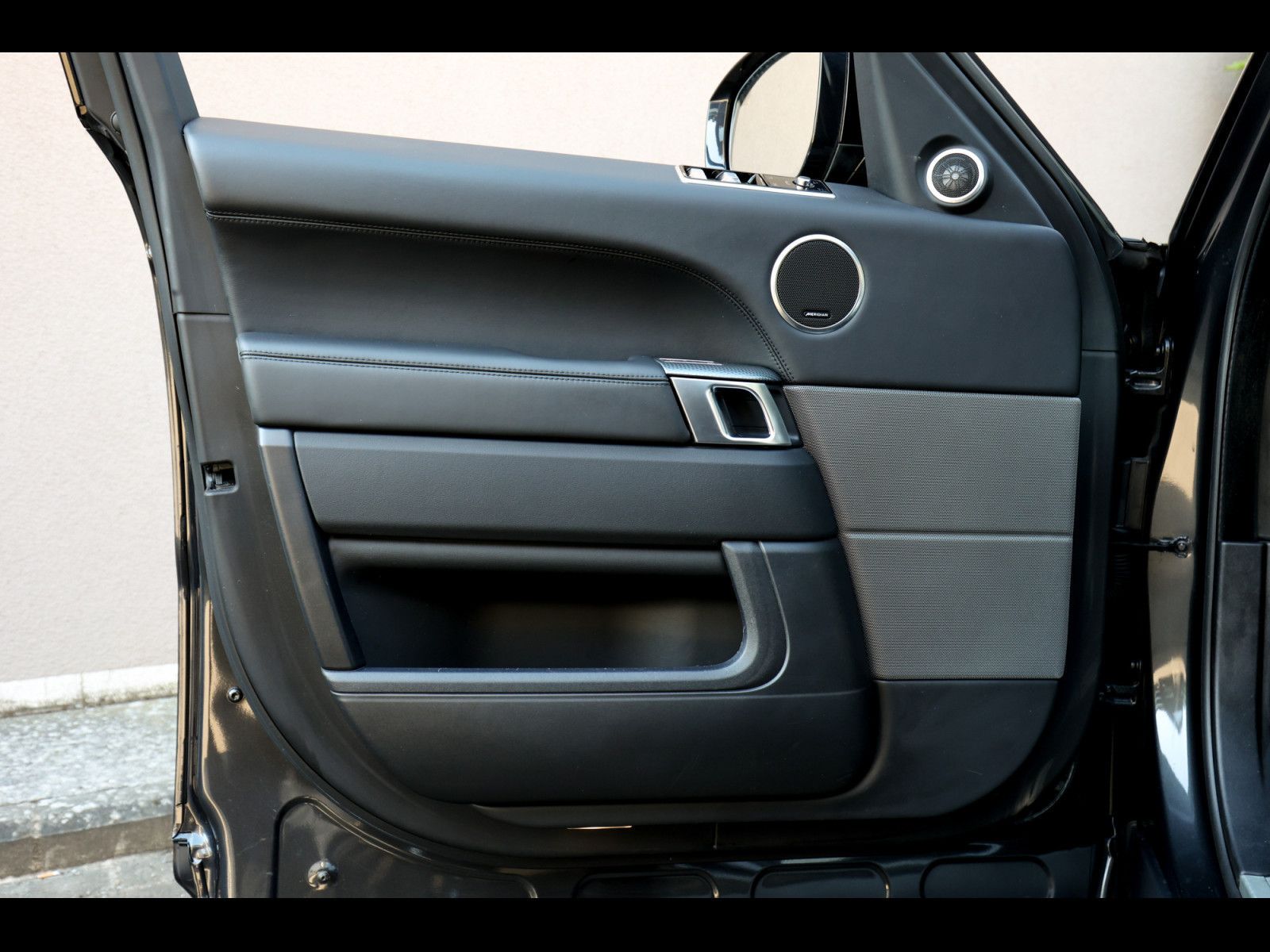 Range Rover Sport P400 HST - Samsaru's Car Outlet