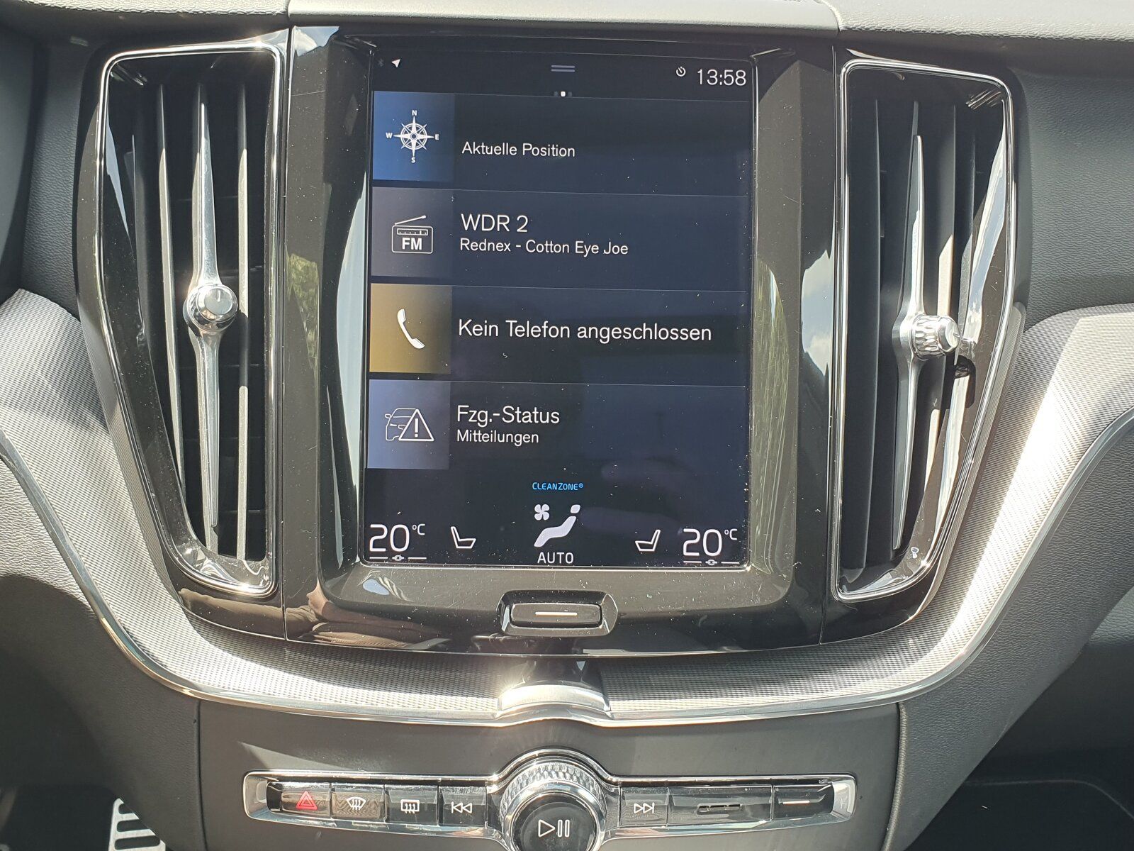 Volvo XC60 T6 Twin Engine AWD R Design - Samsaru's Car Outlet