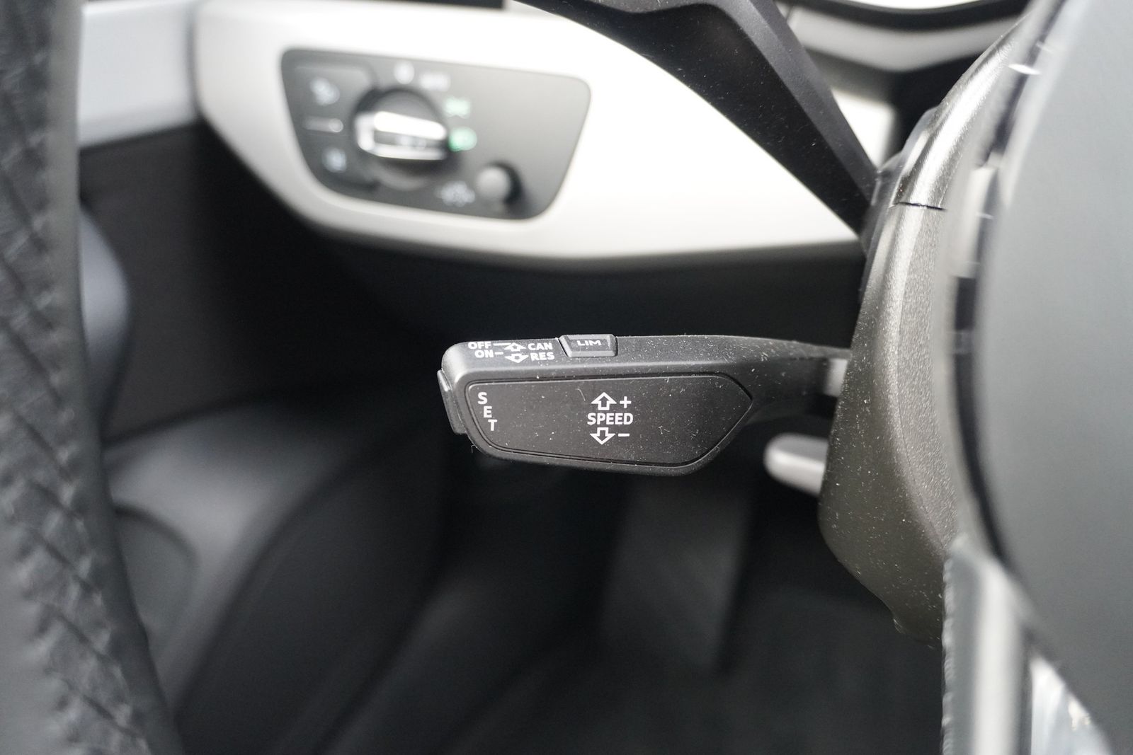Audi A4 35 2.0 TFSI Avant - Samsaru's Car Outlet
