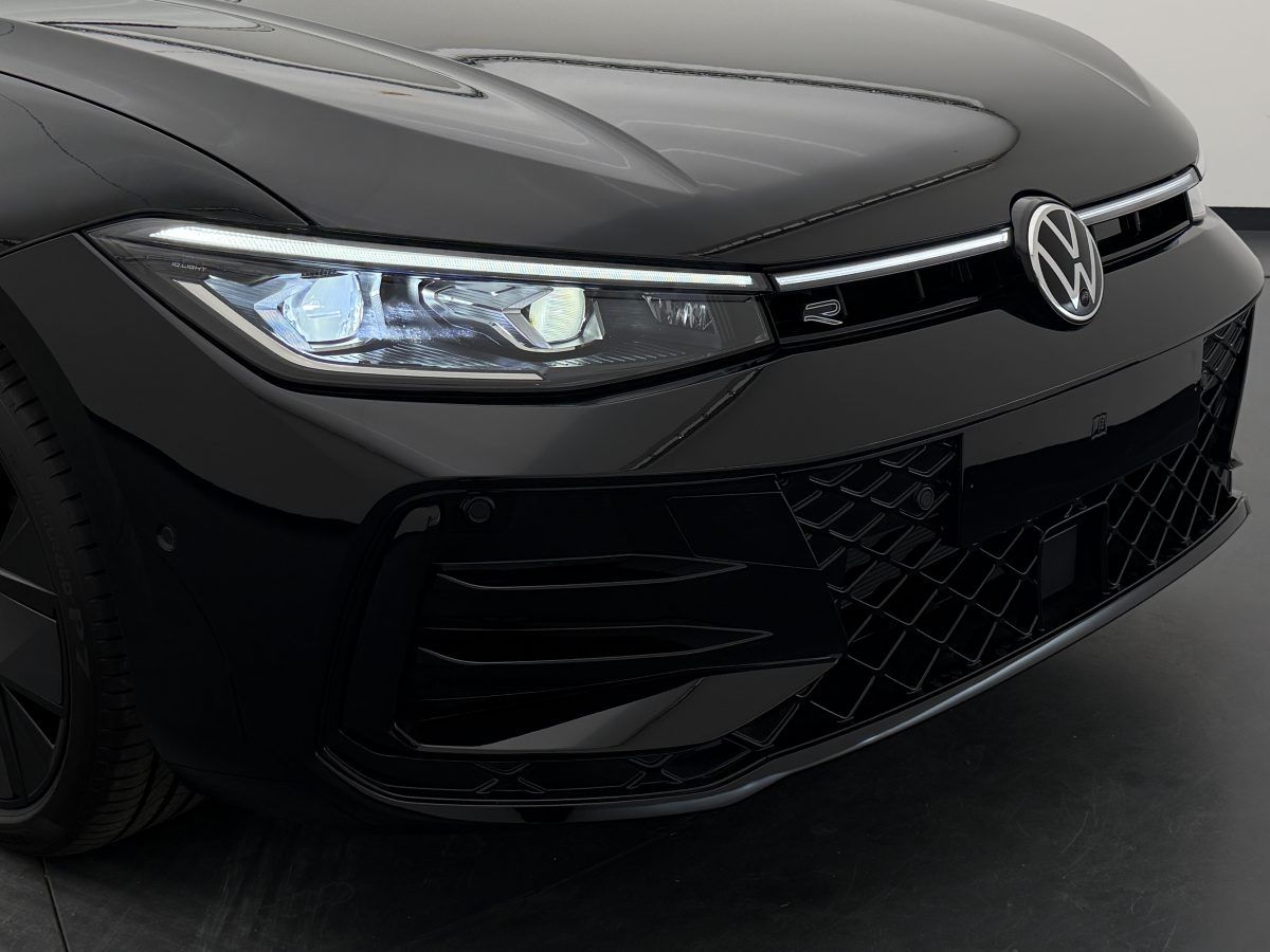 Volkswagen Passat Var. 2.0 TDI 4M +R-LINE+CAM+PANO+AHK+HUD+