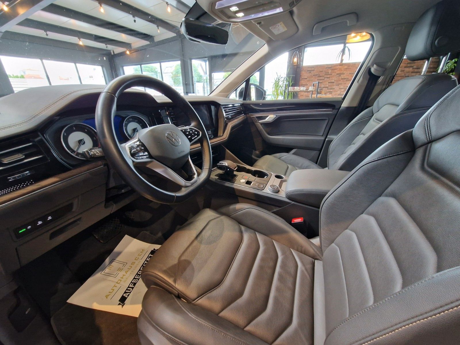 Volkswagen Touareg 3.0TDI Atmosphere 4Motion - Samsaru's Car Outlet