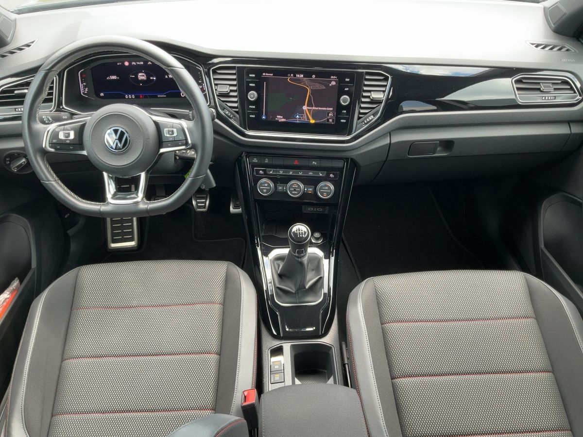 Volkswagen T-Roc 1.5 TSI SPORT - Samsaru's Car Outlet